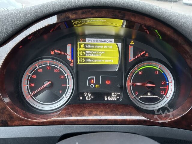 Standard tractor DAF CF 330 FT / Sleeper Cab / 616 dkm / NL Truck