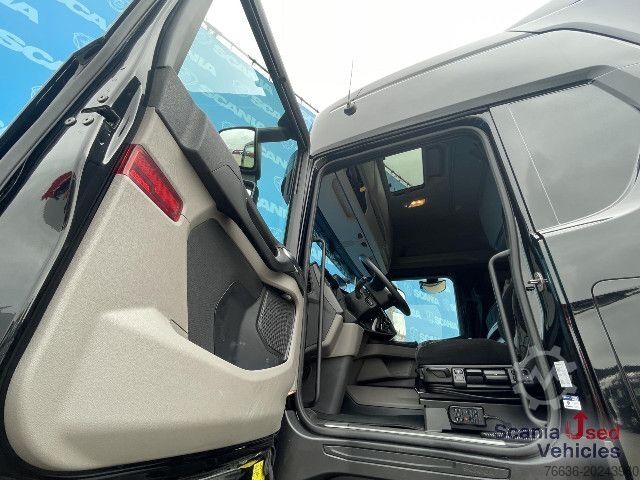 Volume tractor unit Scania R 460 A4x2EB RETARDER P-AIRCO MEGA VOLUME