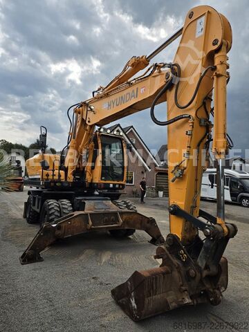 Mobile excavator HYUNDAI ROBEX 210W-9