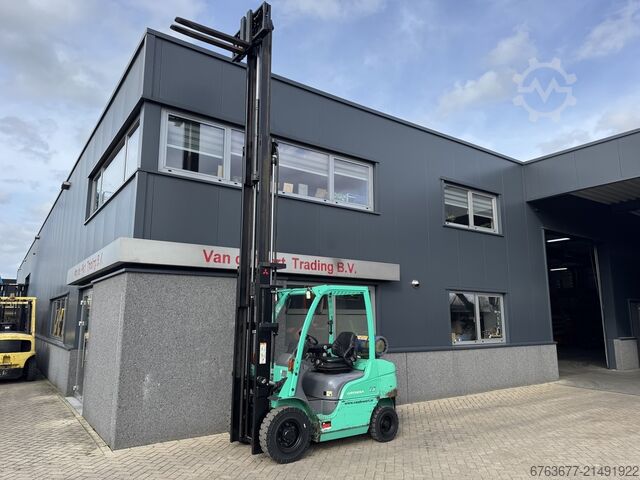 Mitsubishi FG25N Triplex 550 Lift Height / Freelift / Sideshift / 4th Function LPG 2013 MITSUBISHI FG25N Triplo 550 Freelift / Sideshift / 4e functie LPG 2013