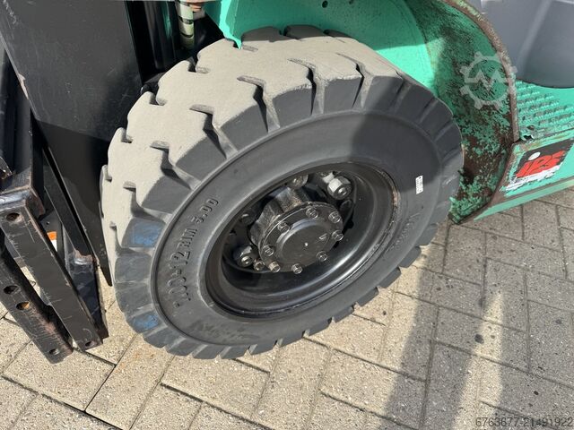 Mitsubishi FG25N Triplex 550 Lift Height / Freelift / Sideshift / 4th Function LPG 2013 MITSUBISHI FG25N Triplo 550 Freelift / Sideshift / 4e functie LPG 2013