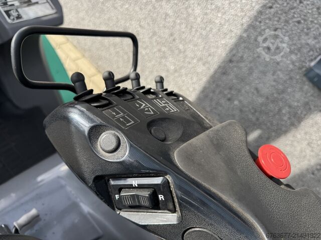 Mitsubishi FG25N Triplex 550 Lift Height / Freelift / Sideshift / 4th Function LPG 2013 MITSUBISHI FG25N Triplo 550 Freelift / Sideshift / 4e functie LPG 2013