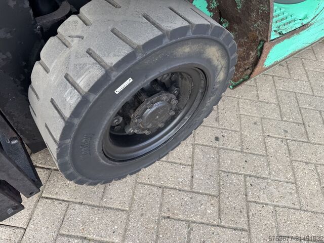 Mitsubishi FG25N Triplex 5.5m Freelift / Sideshift LPG 2012 MITSUBISHI FG25N Triplo 550 Freelift / Sideshift LPG 2012