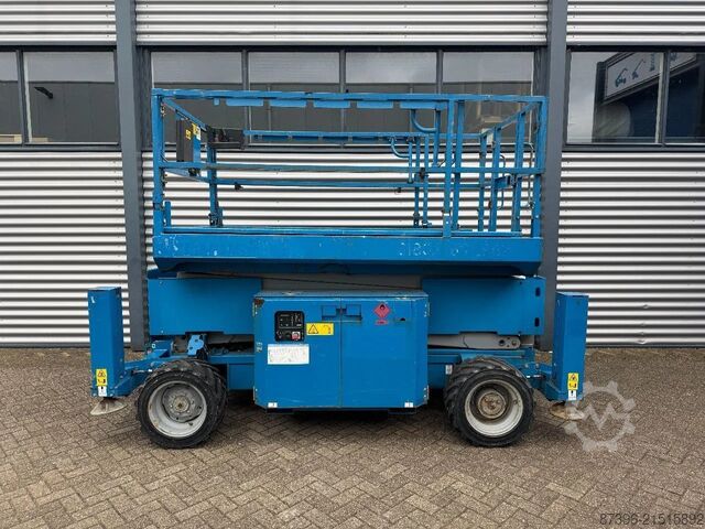 Scherenhebebühne Genie GS3369RT Hoogwerker Schaarhoogwerker Ruwterrein