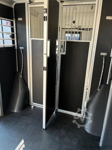Livestock transporter MERCEDES-BENZ STX Sprinter  GG 4,100KG  Haras Hengste
