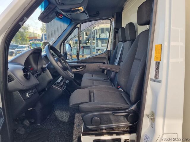 Refrigerated/freezer transport (closed box) Mercedes-Benz Sprinter 516 CDI Kuhlkoffer/ Carrier/ 8 PALLETS...
