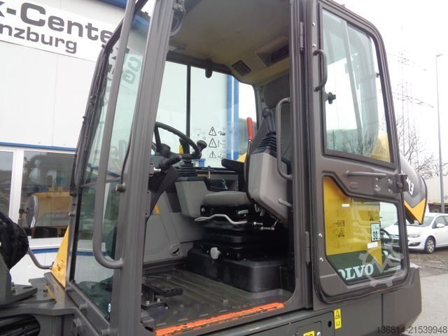 Mobilbagger VOLVO EW60E Powertilt + Löffelpaket