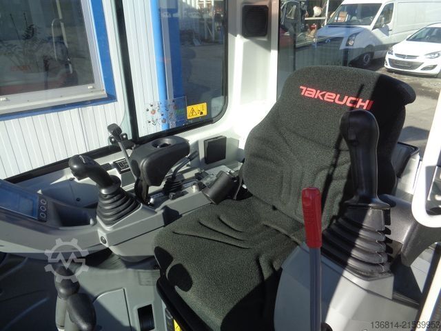 Minibagger TAKEUCHI TB 225 Powertilt Löffel Taklock 2.400 kg