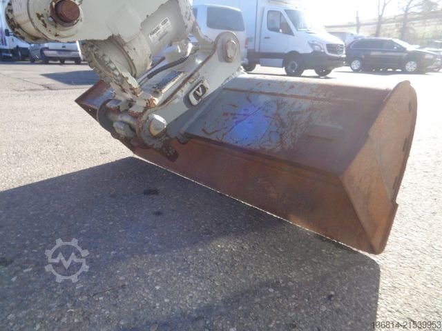 Minibagger TAKEUCHI TB 225 Powertilt Löffel Taklock 2.400 kg