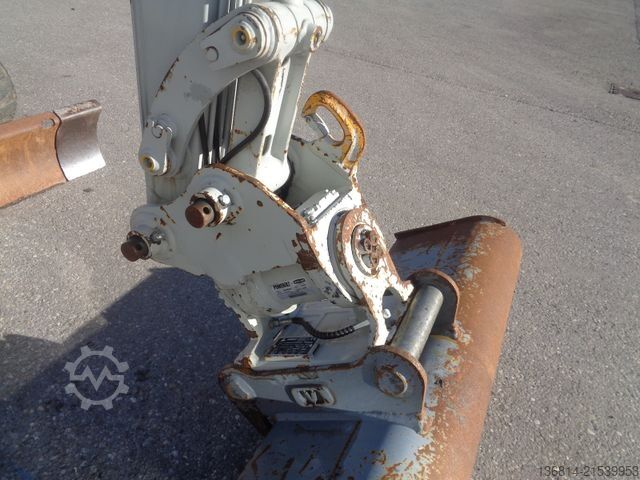 Minibagger TAKEUCHI TB 225 Powertilt Löffel Taklock 2.400 kg