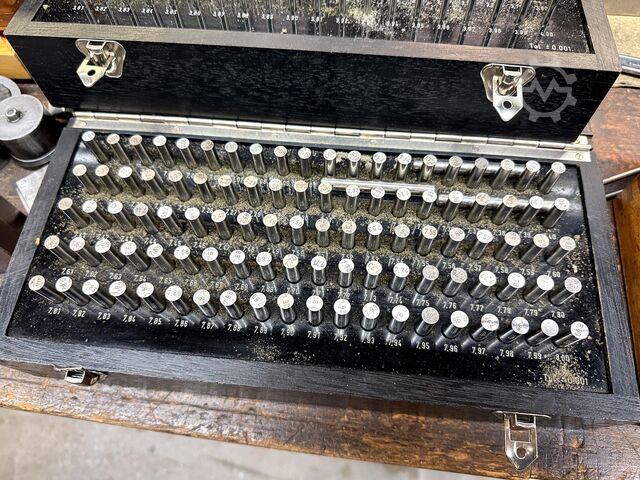 Werkbank mit Inhalt FAMOS Workbench with contents