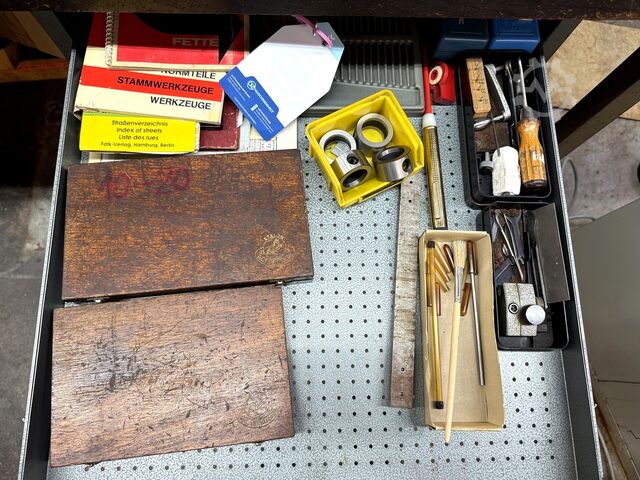 Werkbank mit Inhalt FAMOS Workbench with contents