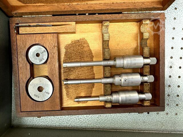 Werkbank mit Inhalt FAMOS Workbench with contents