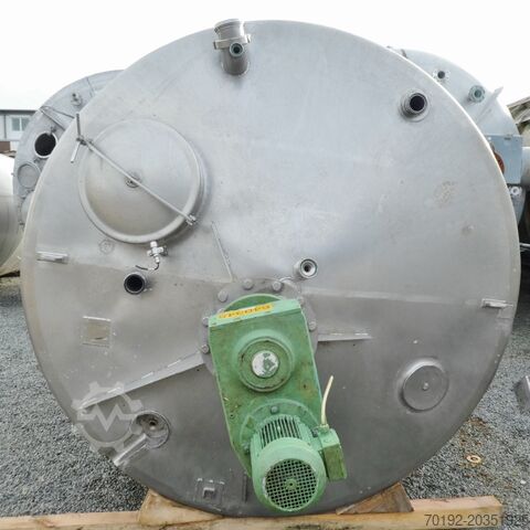 8000 Liter isolierter Rührwerksbehälter aus V2A mit Balkenrührwerk und CIP-Sprühkugeln  7241