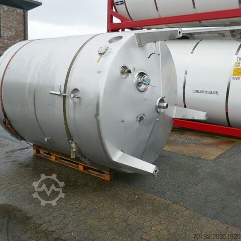 8000 Liter isolierter Rührwerksbehälter aus V2A mit Balkenrührwerk und CIP-Sprühkugeln  7241