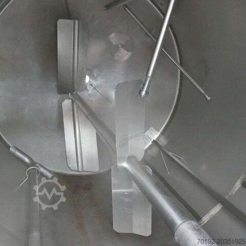 8000 Liter isolierter Rührwerksbehälter aus V2A mit Balkenrührwerk und CIP-Sprühkugeln  7241
