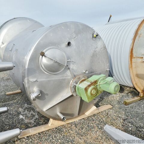 8000 Liter isolierter Rührwerksbehälter aus V2A mit Balkenrührwerk und CIP-Sprühkugeln  7241