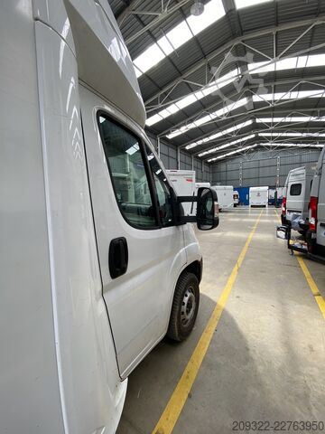 Semi-integrated camper Fiat Ducato Weinsberg Carasuite 650MF del 2024 | Cambio manuale | 5 posti lett