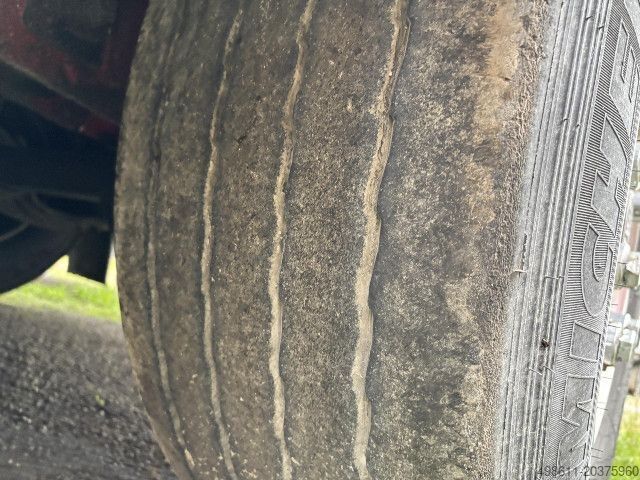 Auflieger mit Pritsche & Plane Schwarzmüller S1 J-Serie Curtainsider / Plane